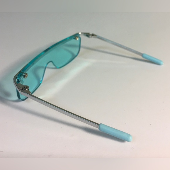 Cute Retro Style Teal Doll Sunglasses - Picture 3 of 12